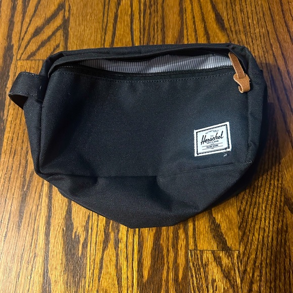 Herschel Supply Company Handbags - Herschel Toiletries Bag